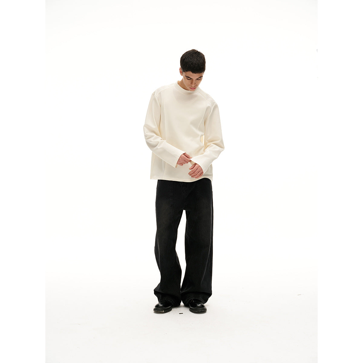 Unisex Oversize Sweatshirt with raglan sleeves and minimalist dividing seams EVA-US