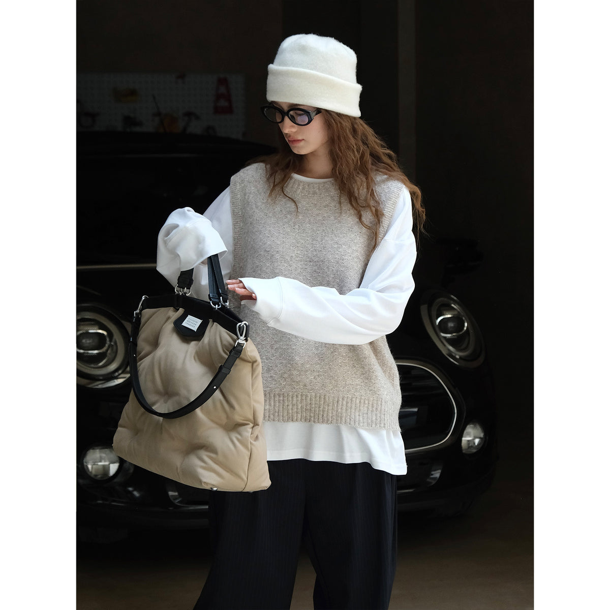 Women Soft Oversized Knit Vest made of Wool Blend with Round Neckline EVA-US