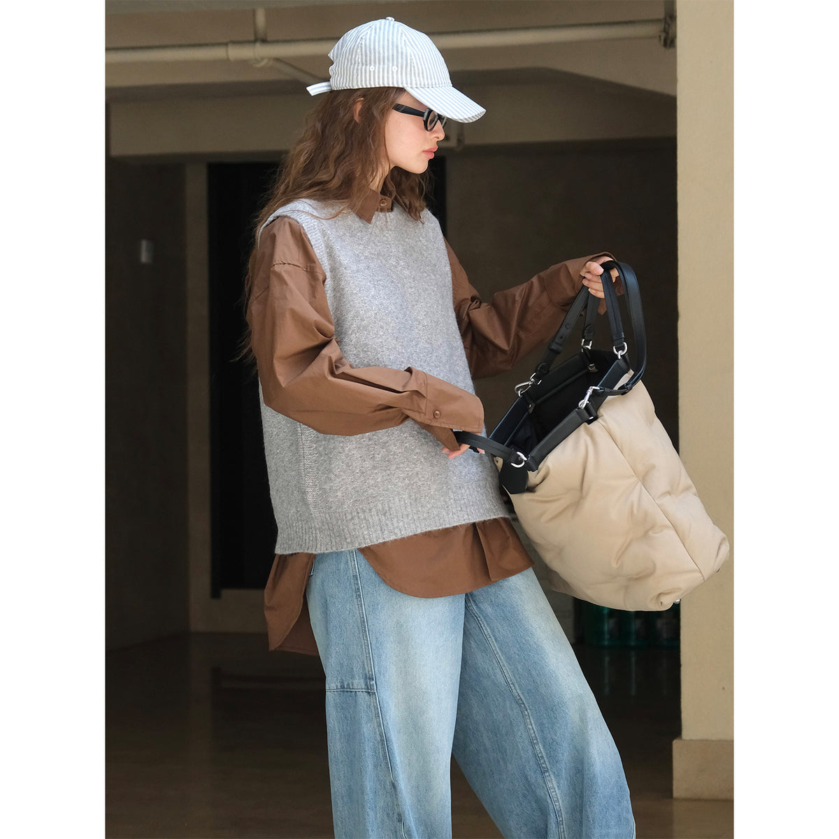 Women Soft Oversized Knit Vest made of Wool Blend with Round Neckline EVA-US