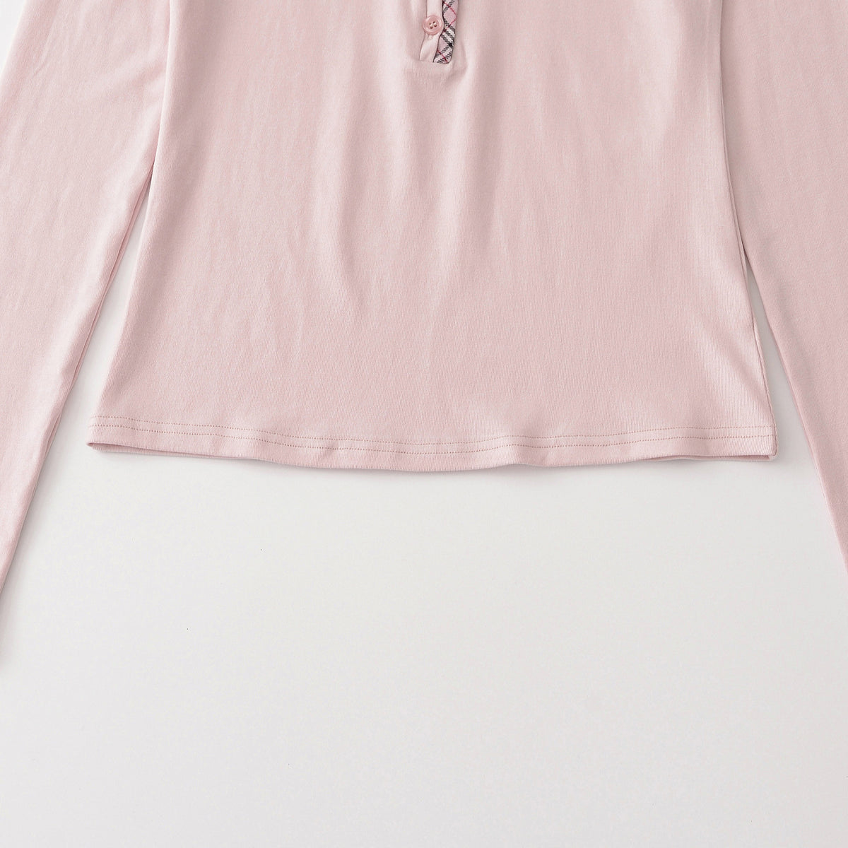 Women's long sleeve shirt with V-neck, button placket and check trim EVA-US