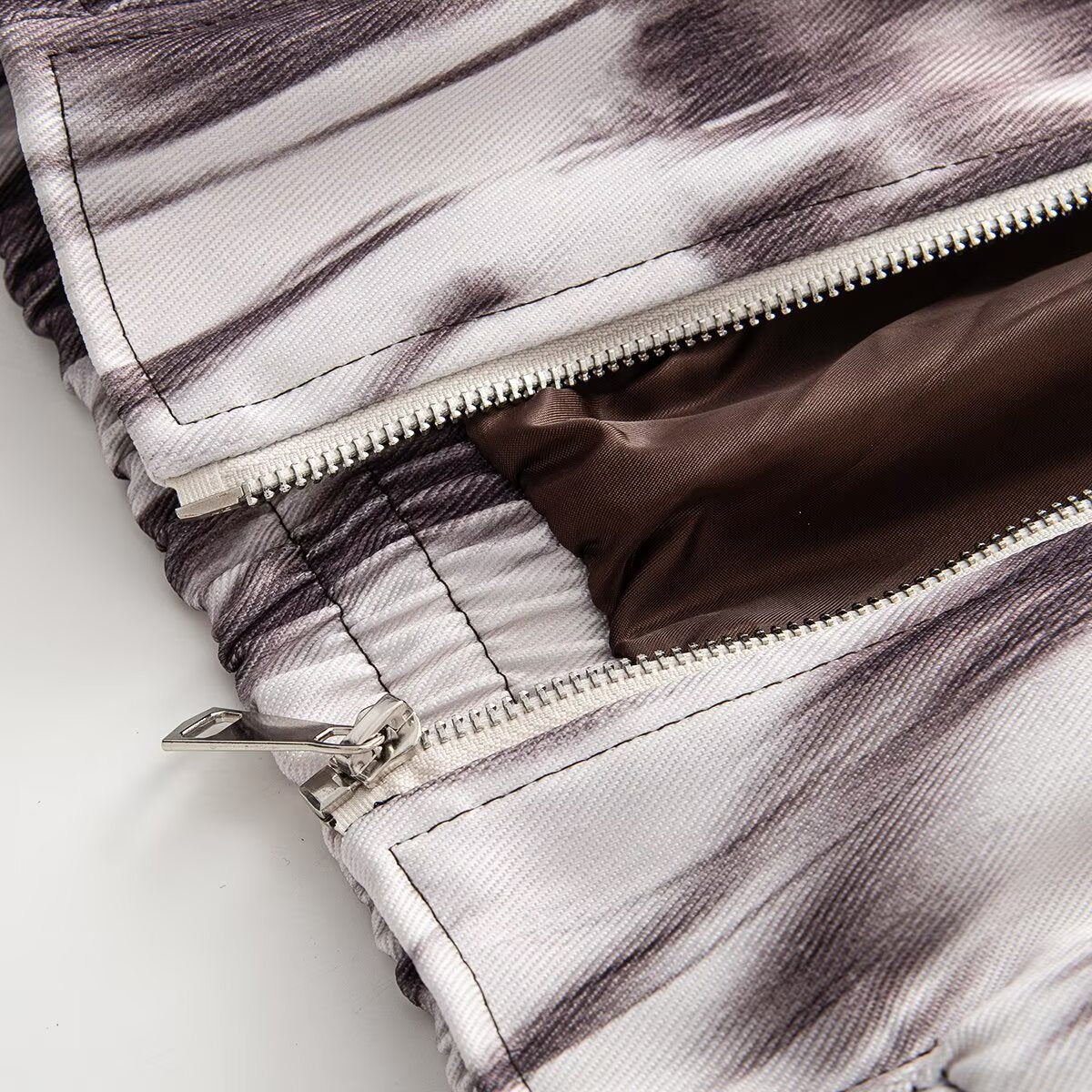 Women's Short Bomber Jacket in Cropped Style with Contrasted Faux Leather Collar and Abstract Print EVA-US