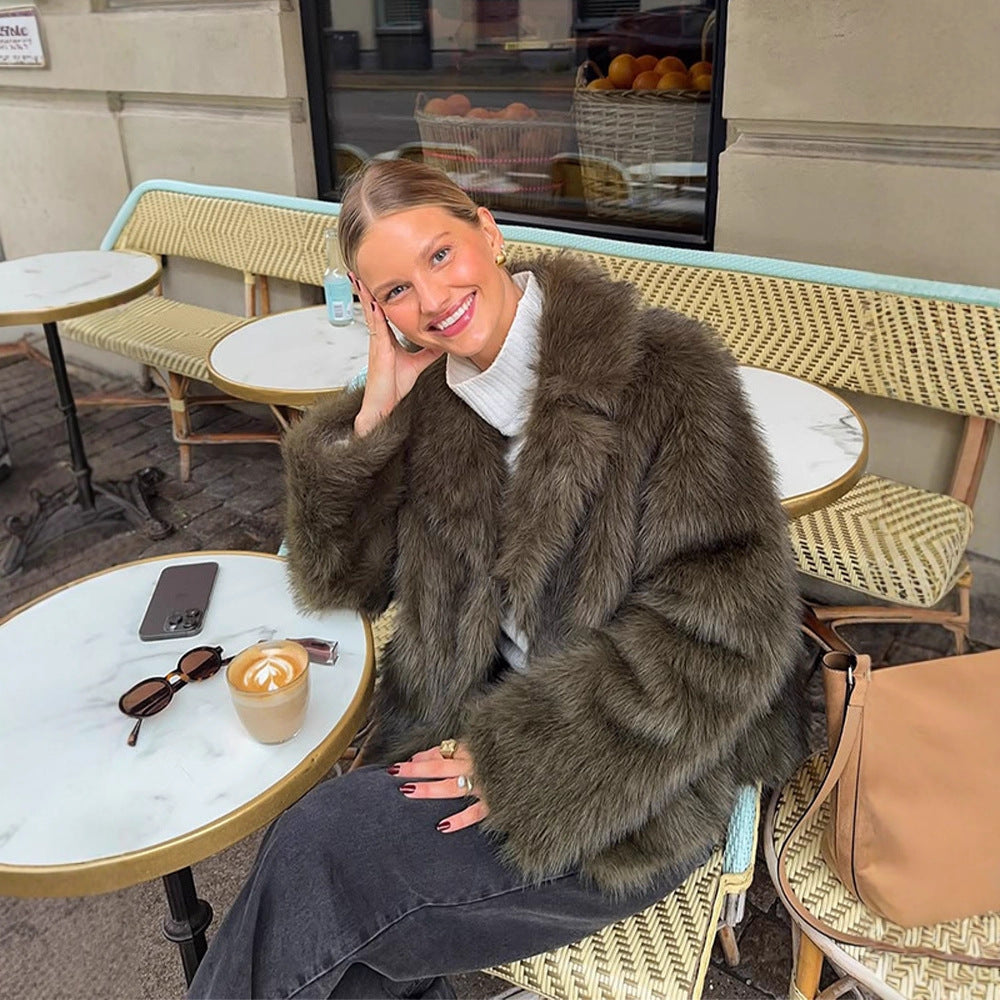 Women's Boxy Faux Fur Jacket with Voluminous Shawl Collar and Soft Teddy Texture EVA-US
