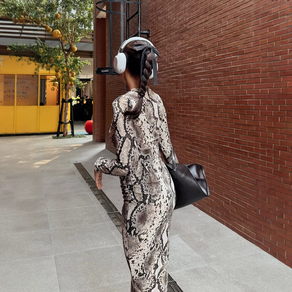 Women's Figure-Hugging Maxi Dress made of Stretch Jersey with Snake Print and Round Neckline EVA-US