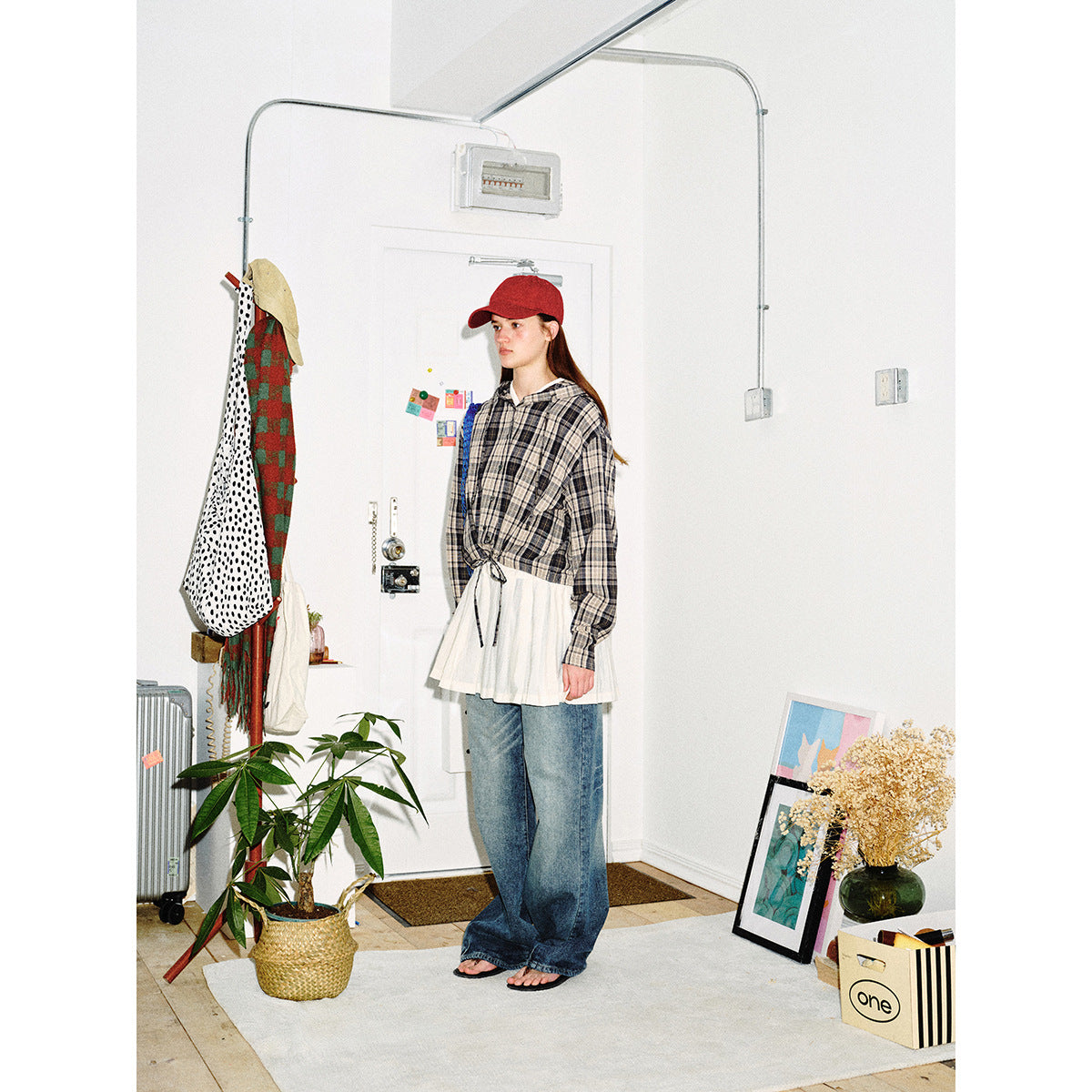 Women's short-cut hooded shirt jacket in checkered look with drawstring hem EVA-US
