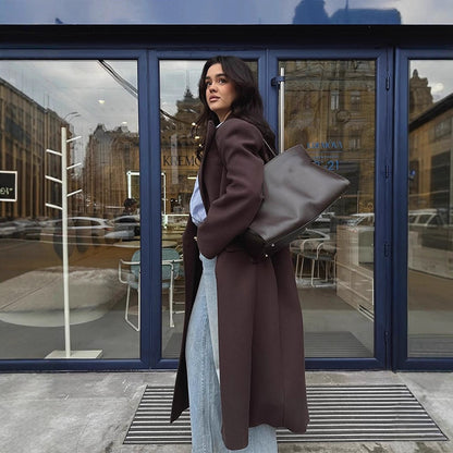 Women's long coat with straight cut, figure-flattering oversized lapels and side pockets EVA-US