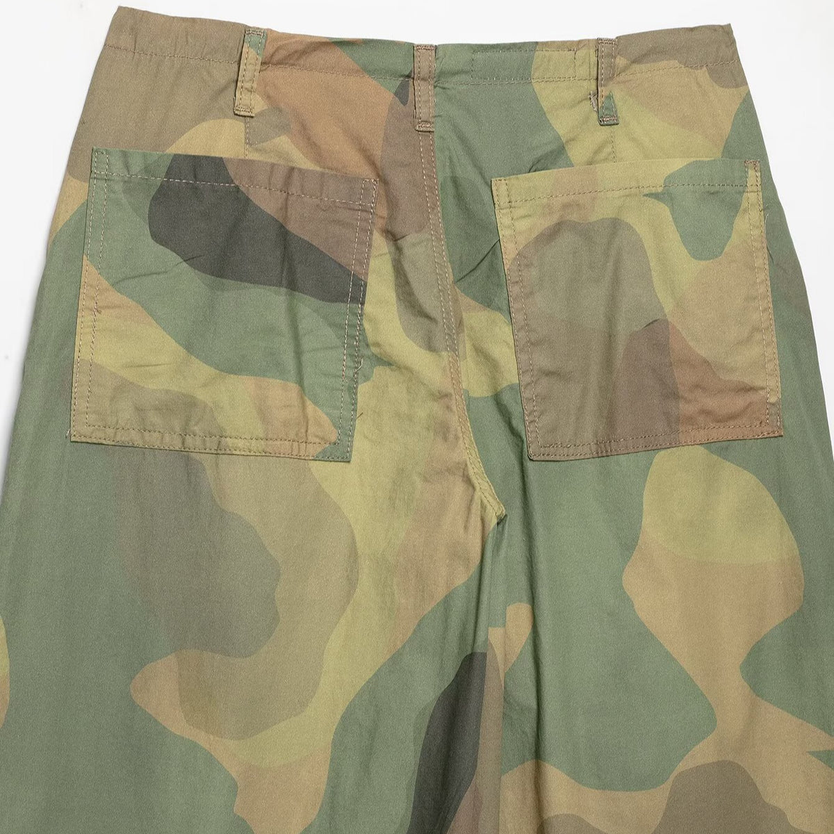 Women's Loose-Fitting Cargo Pants in Camouflage Pattern with Drawstring Waist and Ankle Ties EVA-US