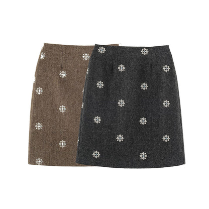 Women's wool blend pencil skirt with embroidered floral motifs and central slit EVA-US