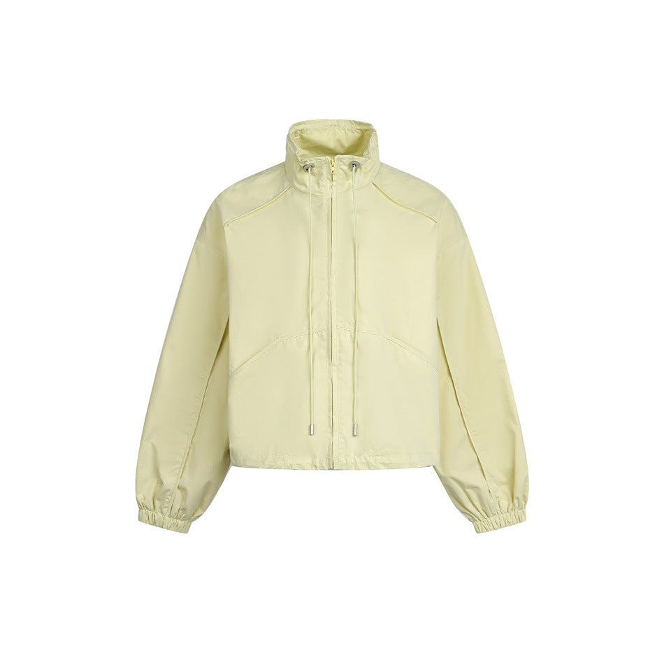 Women's short-cut wind jacket with high stand-up collar, drawstring and elastic cuffs