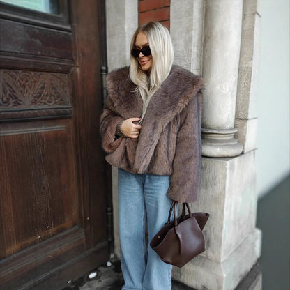 Ladies short jacket made of faux fur in a boxy fit with voluminous shawl collar EVA-US