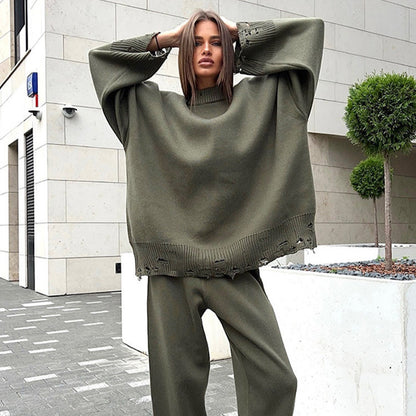 Ladies oversized knit set made of fine knit with destroyed hem, loose sweater, and casual slip-on pants EVA-US