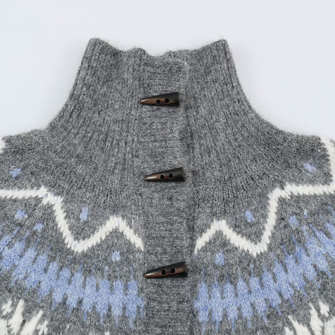 Women’s Norwegian cardigan with stand-up collar and wooden button closures EVA-US