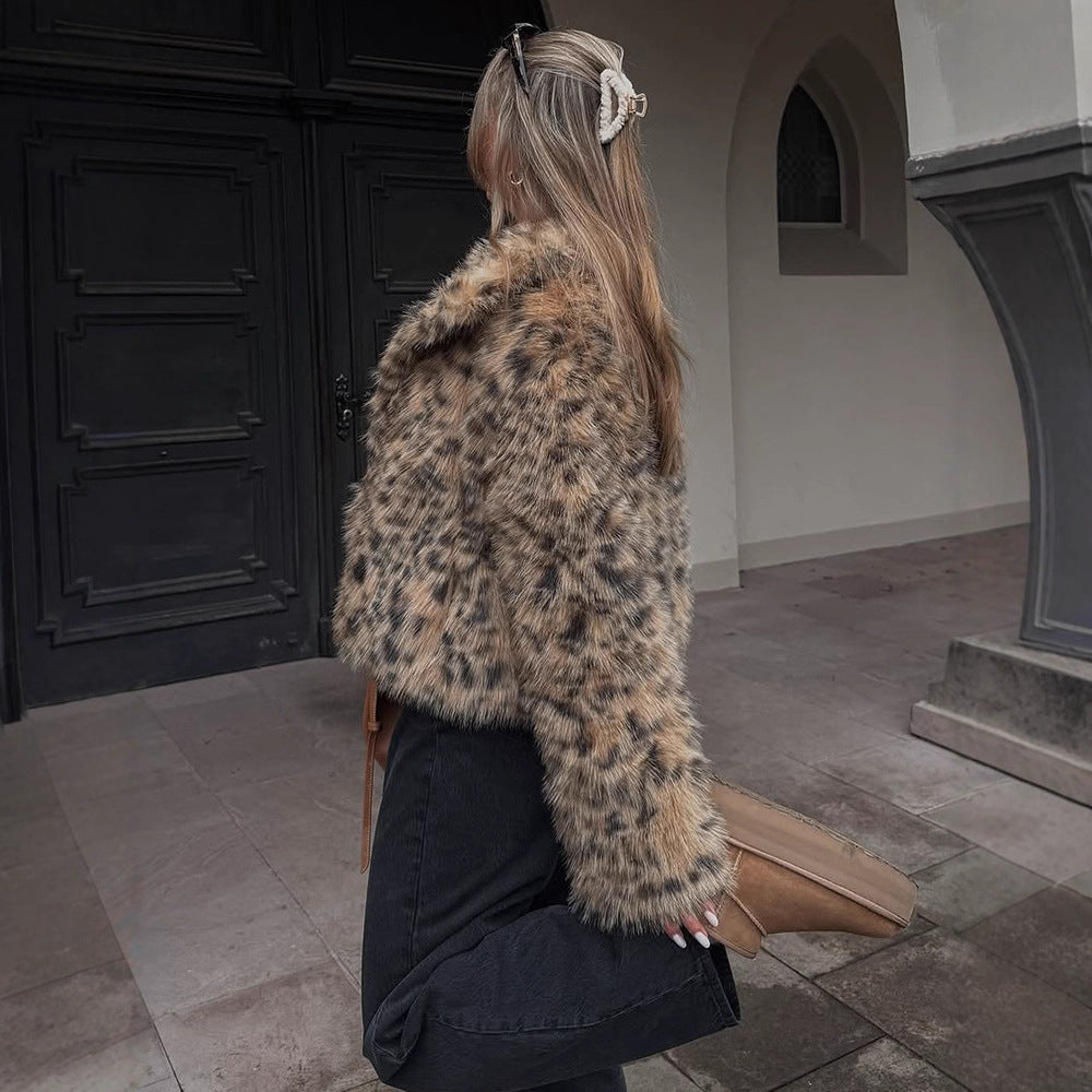 Women Short Faux Fur Jacket in Leopard Pattern with Boxy Silhouette and Wide Collar EVA-US