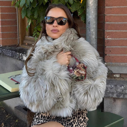 Women's short cut voluminous faux fur coat with shaggy texture EVA-US