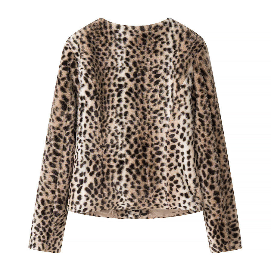 Women Short Jacket made of Faux Fur with Leopard Print and Round Neckline EVA-US