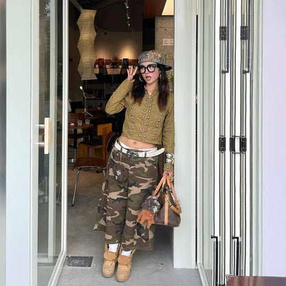 Women short-cut military-inspired cargo jacket with decorative button placket EVA-US