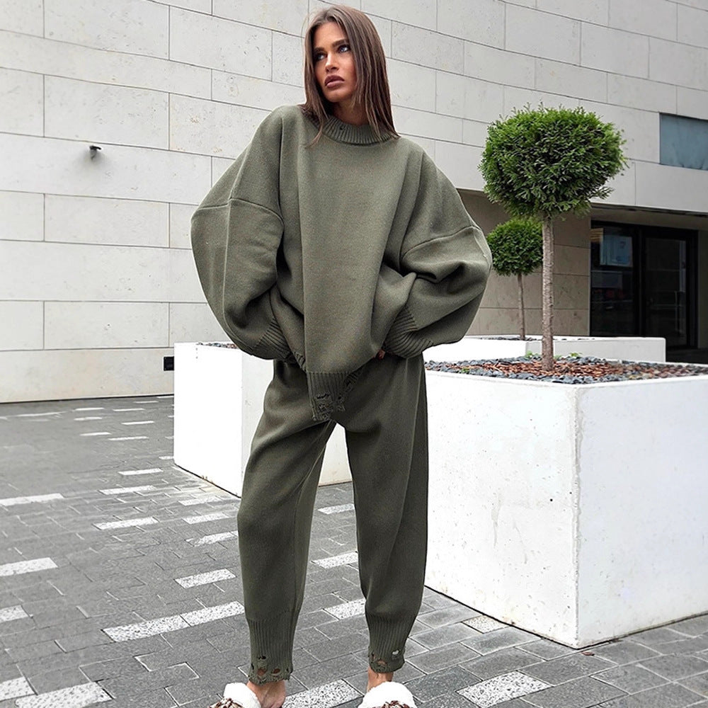 Ladies oversized knit set made of fine knit with destroyed hem, loose sweater, and casual slip-on pants EVA-US