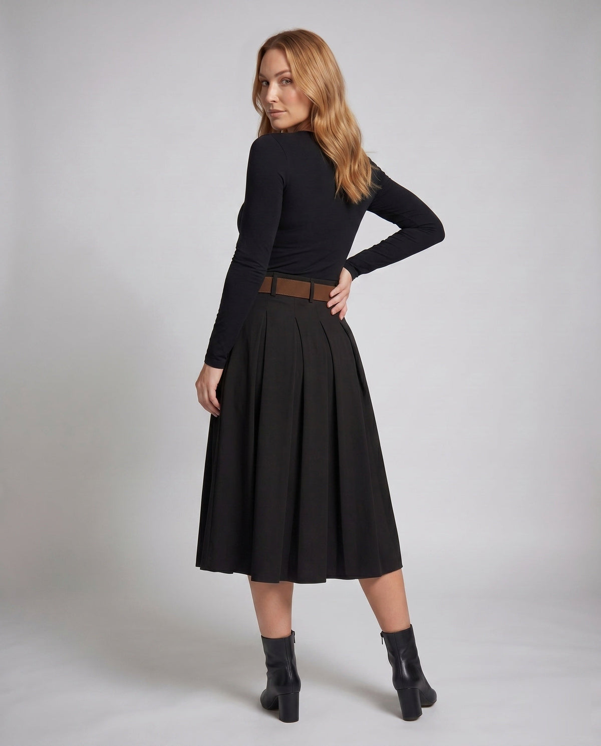 Product 15629093568842 - back_view