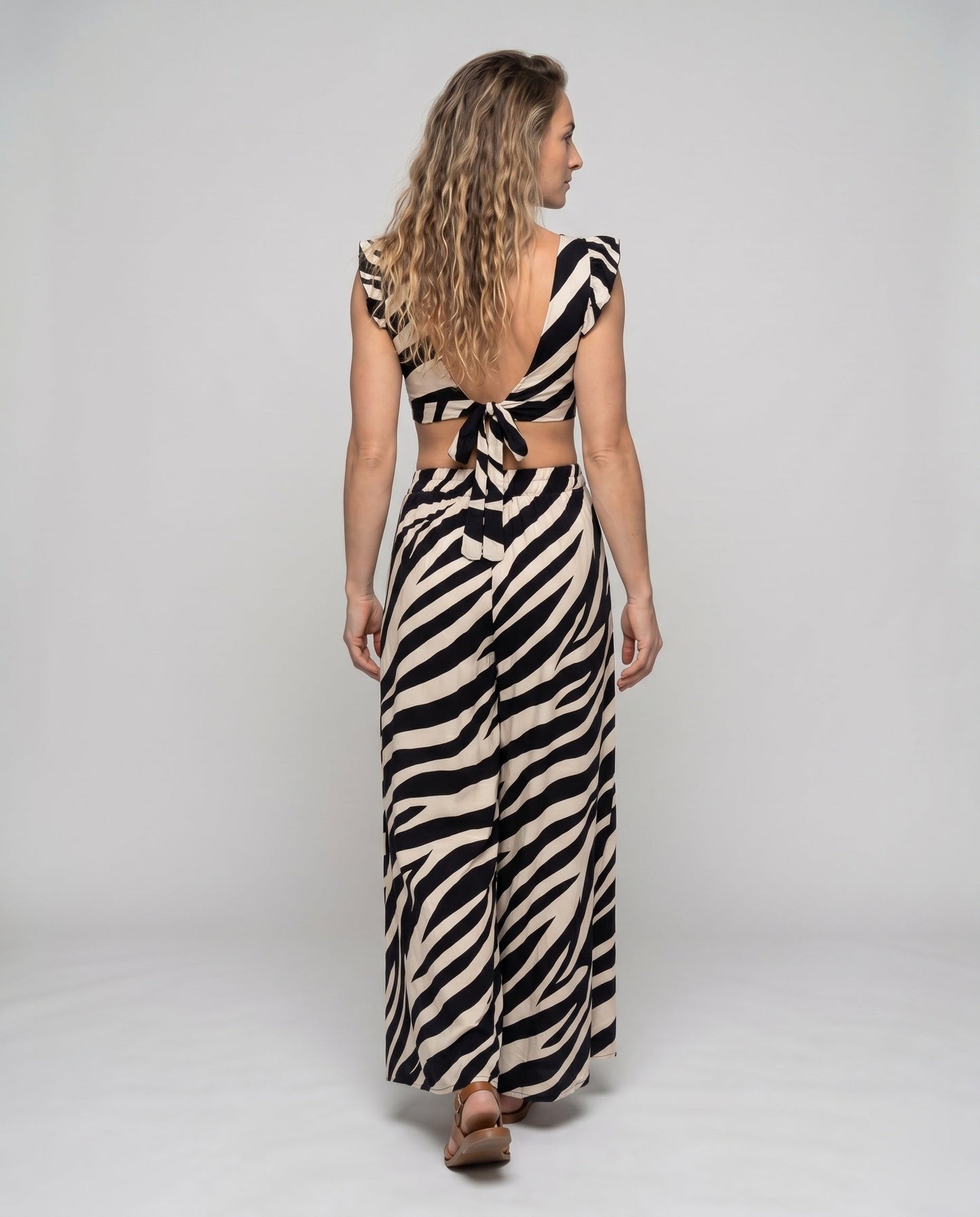 Product 15636323270986 - back_view