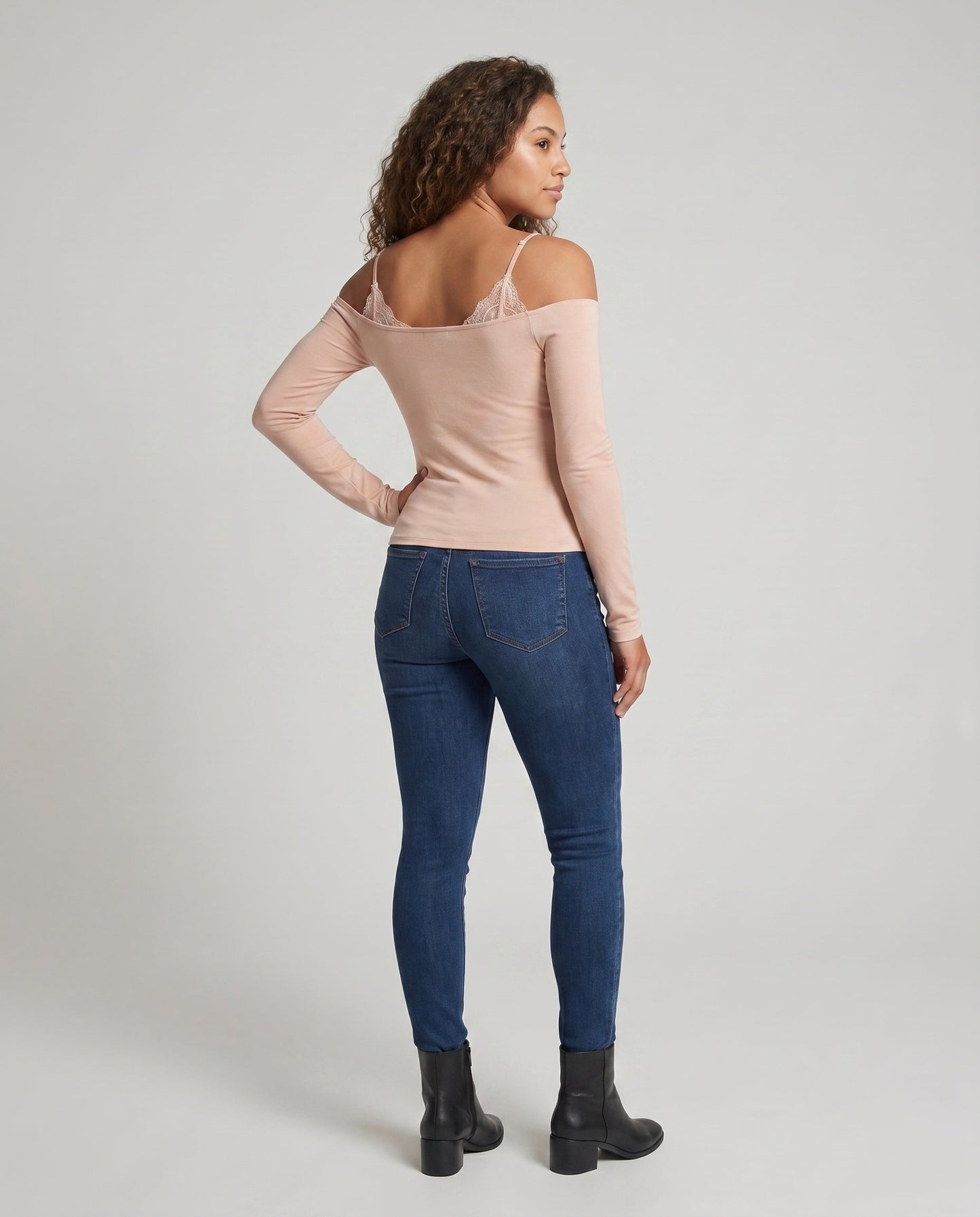 Product 15636517781834 - back_view