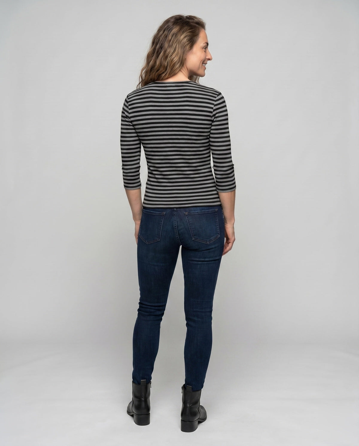 Product 15637882798410 - back_view