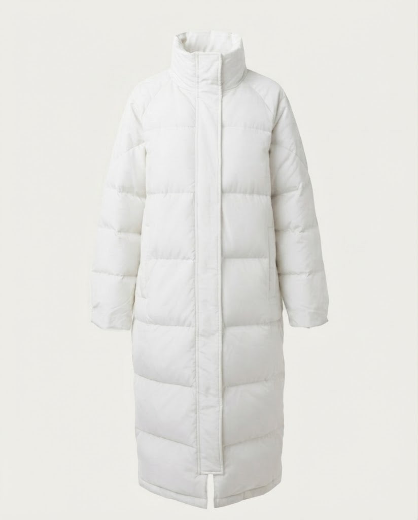 Women's longer quilted winter coat with hood, windproof outer material and padded side pockets