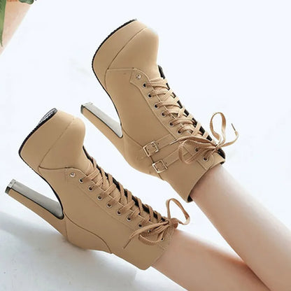 EVA-US | Lace-up boots with belt buckle