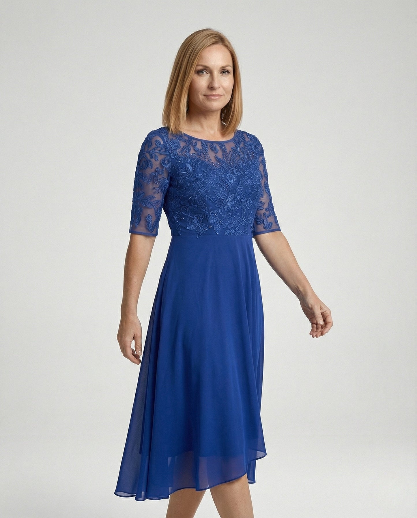 Elegant Chiffon Evening Dress with Lace - upper body detail