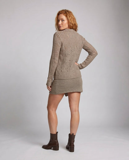 Ladies cardigan with body-hugging design and button closure - Chichicherry