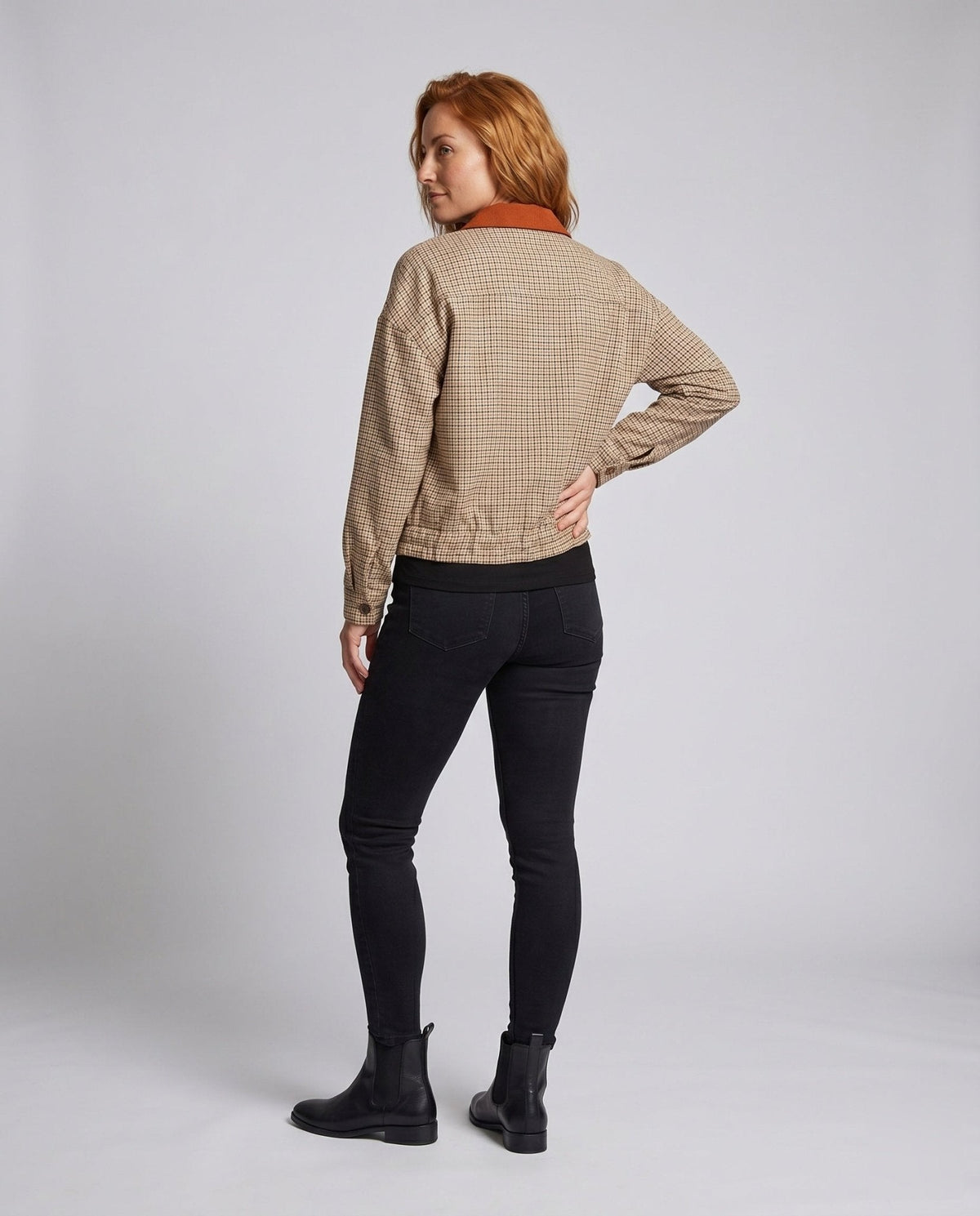 Ladies fashionable check jacket with contrasting collar - Chichicherry