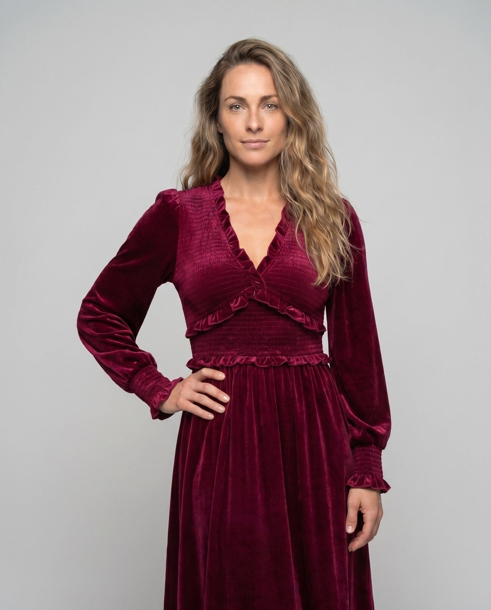 Ladies maxi dress with elegant ruffle design and shimmering fabric - Chichicherry