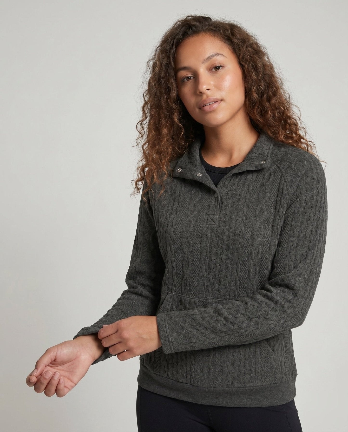 Ladies warming sweatshirt with textured knit pattern and practical pockets - Chichicherry