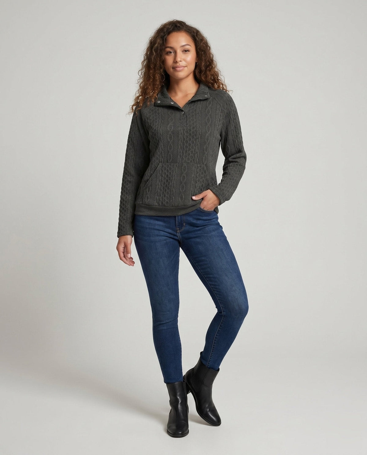 Ladies warming sweatshirt with textured knit pattern and practical pockets - Chichicherry