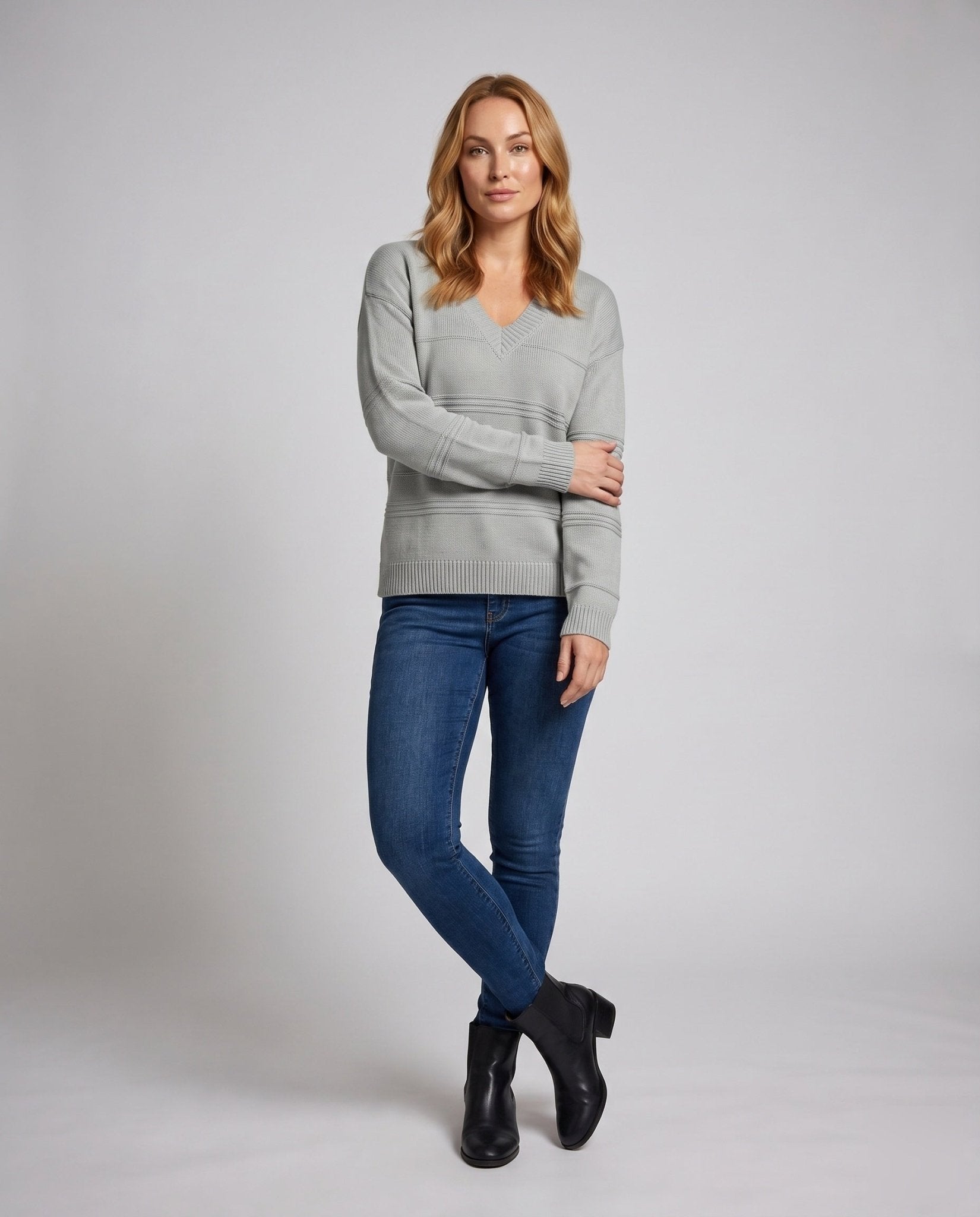 Women casual V neck sweater - Chichicherry
