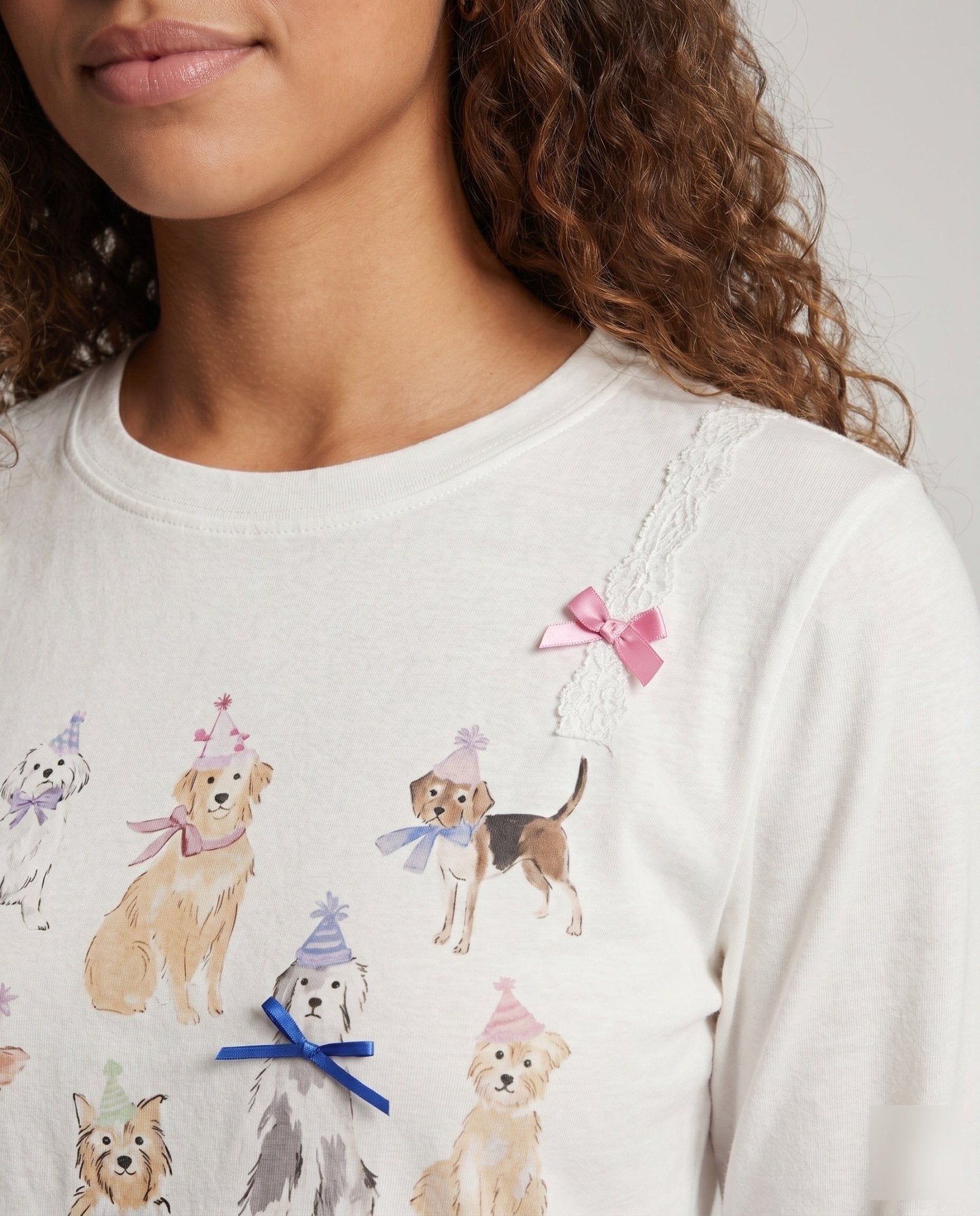 Women long sleeve shirt with playful animal motif and lace border - Chichicherry