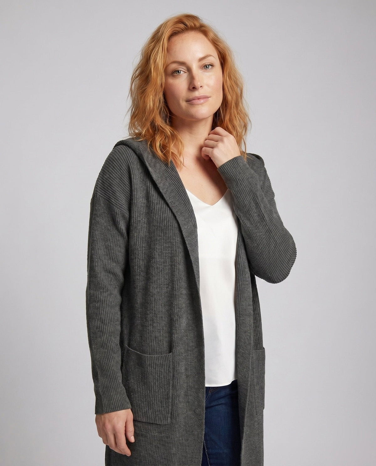 Women's cardigan with a casual fit and practical pockets - Chichicherry