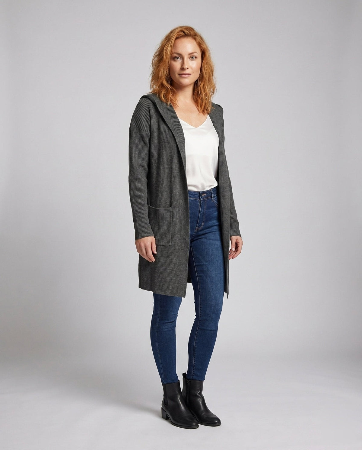 Women's cardigan with a casual fit and practical pockets - Chichicherry