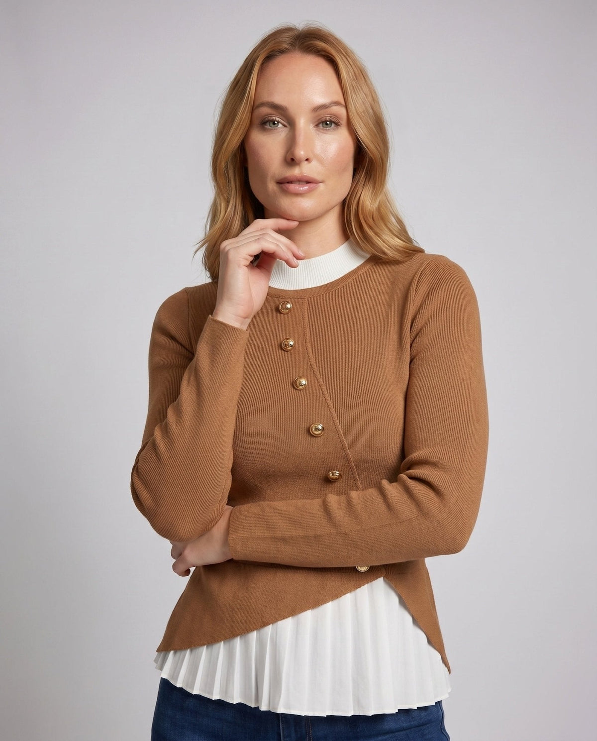 Women's cardigan with elegant button details and asymmetric cut - Chichicherry