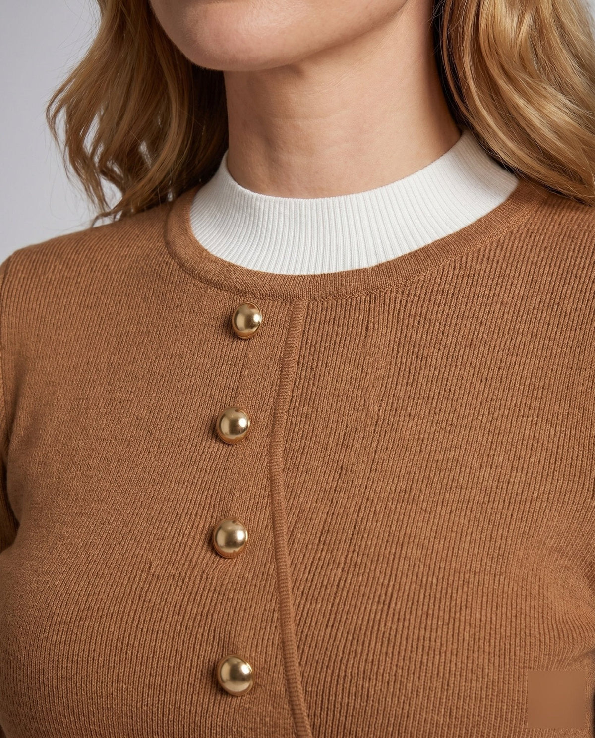Women's cardigan with elegant button details and asymmetric cut - Chichicherry