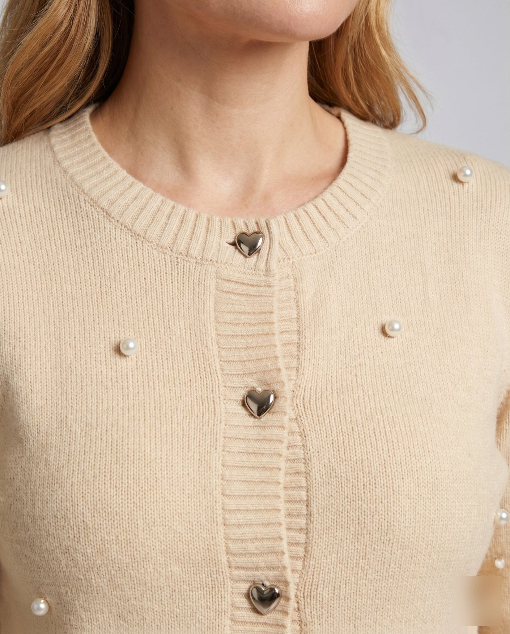 Women’s cardigan with heart-shaped buttons and elegant pearl decoration - Chichicherry