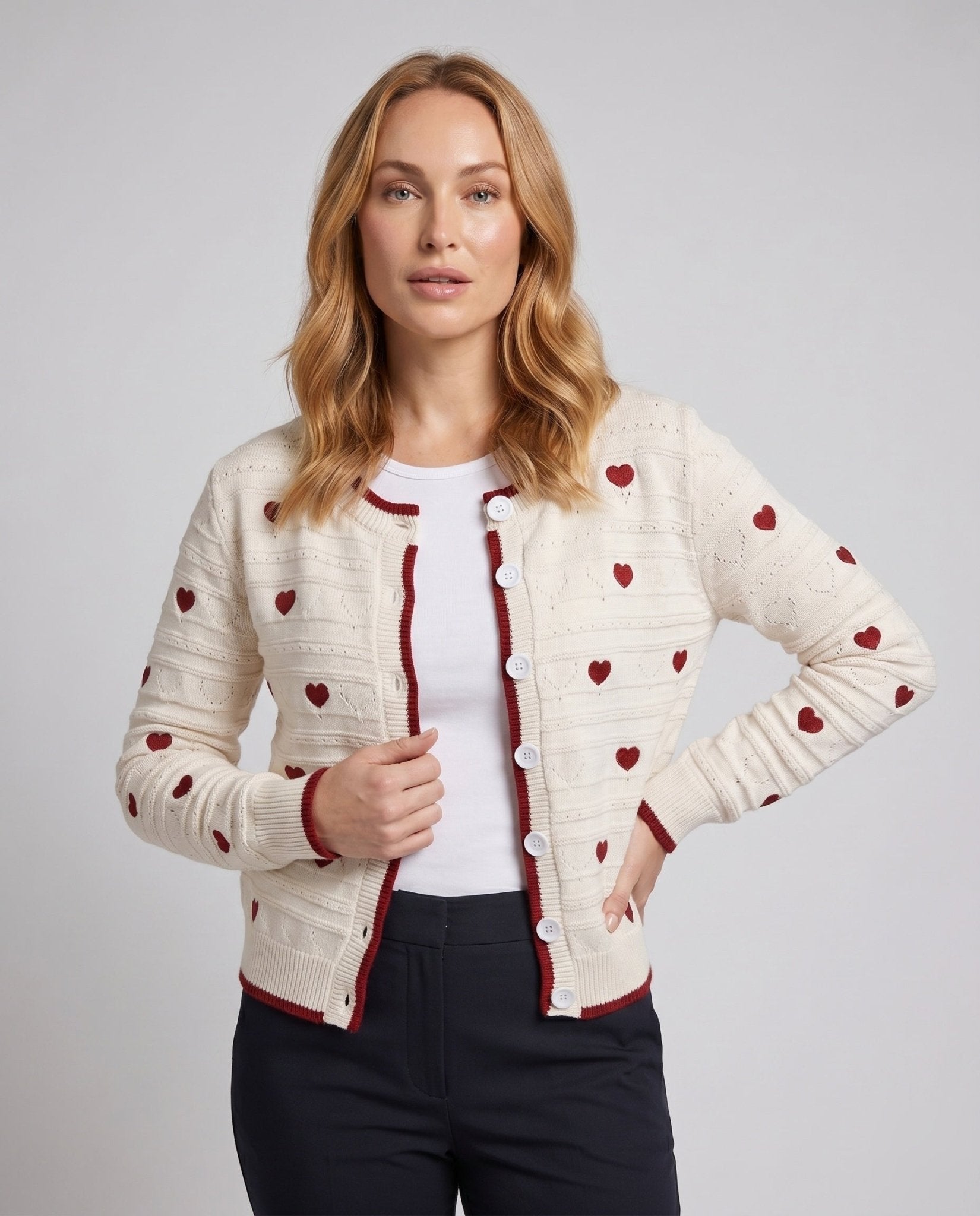 Women's cardigan with hearts and contrasting button details - Chichicherry