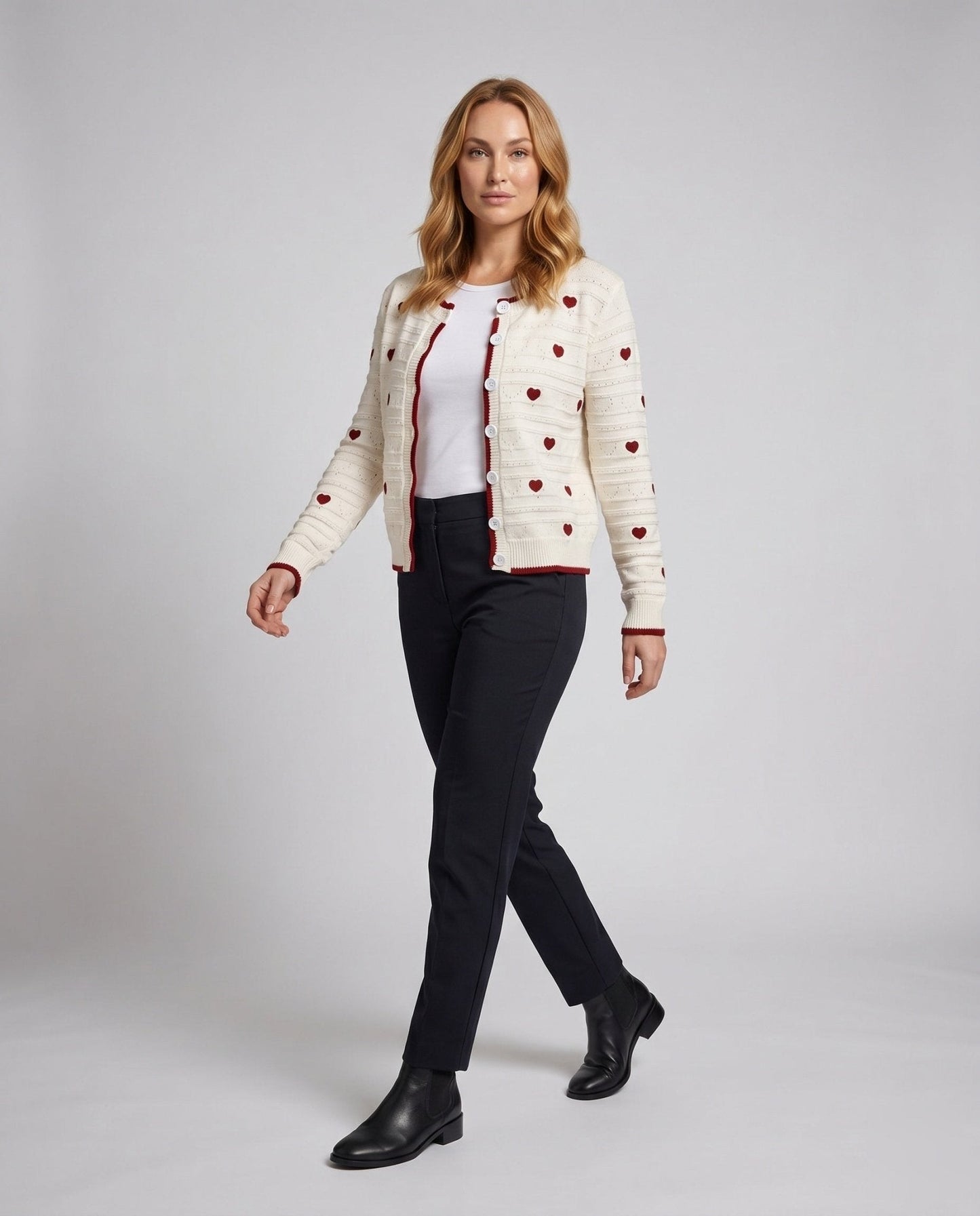 Women's cardigan with hearts and contrasting button details - Chichicherry