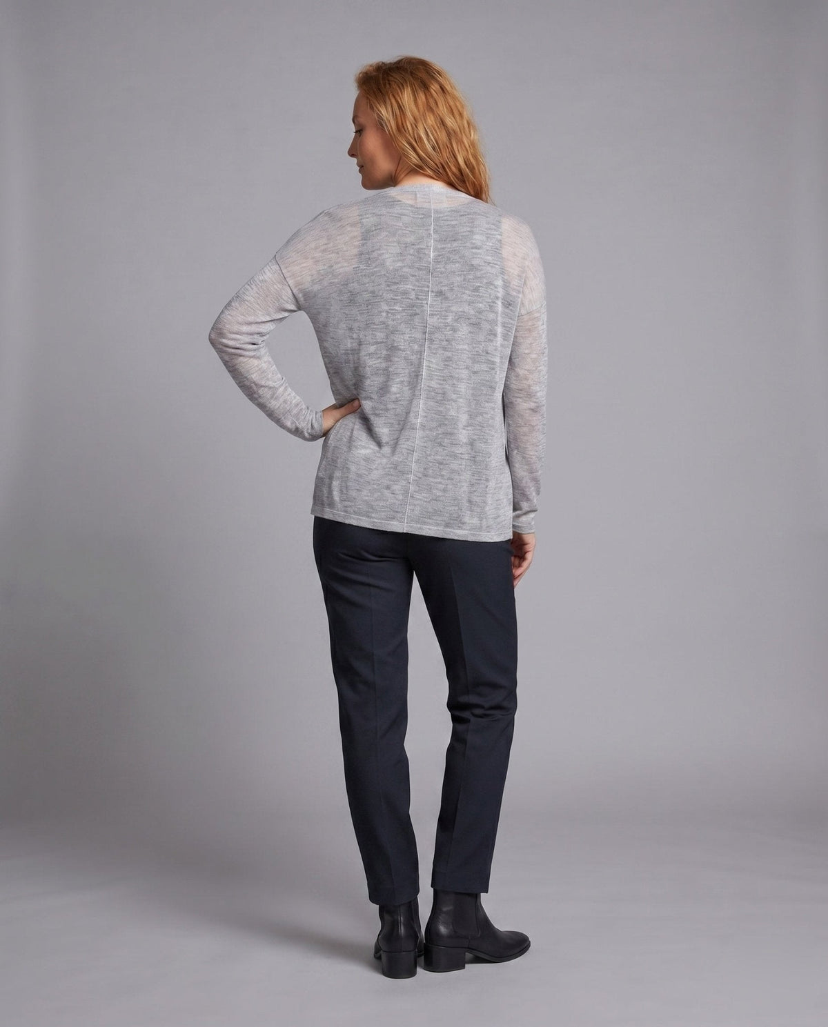 Women's casual cardigan with button details and asymmetrical cut - Chichicherry