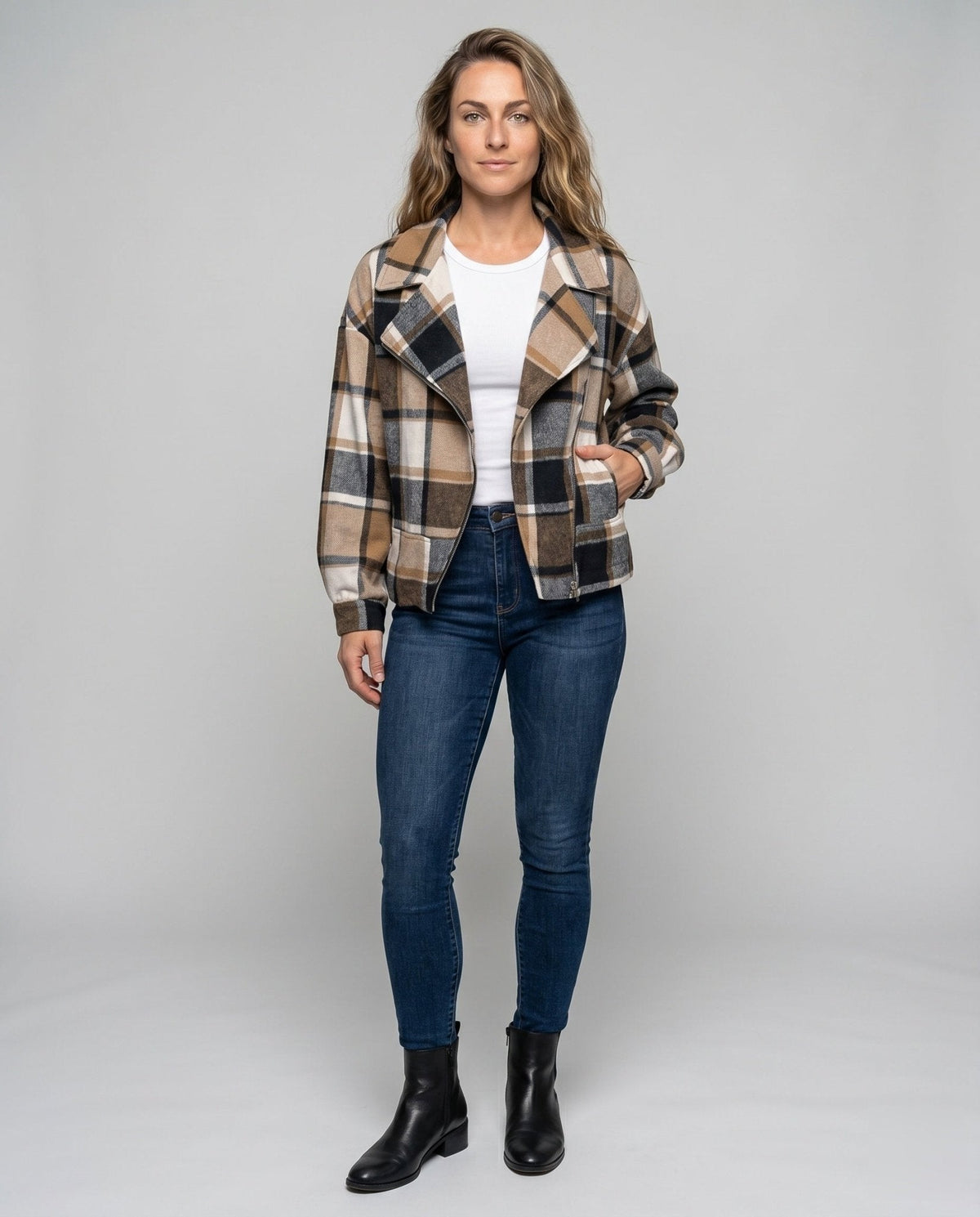 Women's Casual Checkered Pattern Jacket with Padded Lining - Chichicherry