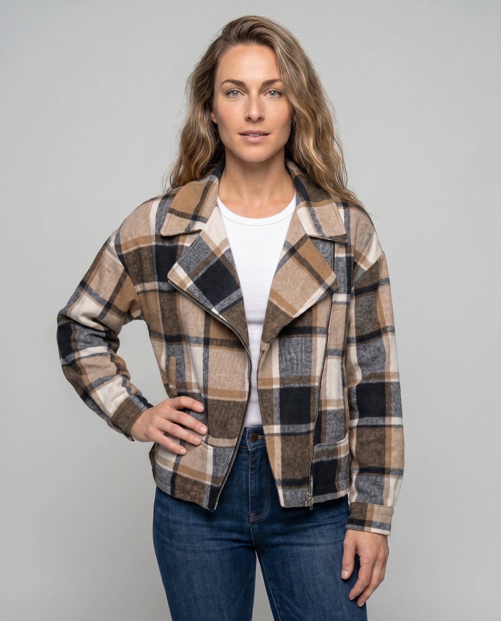 Women's Casual Checkered Pattern Jacket with Padded Lining - Chichicherry