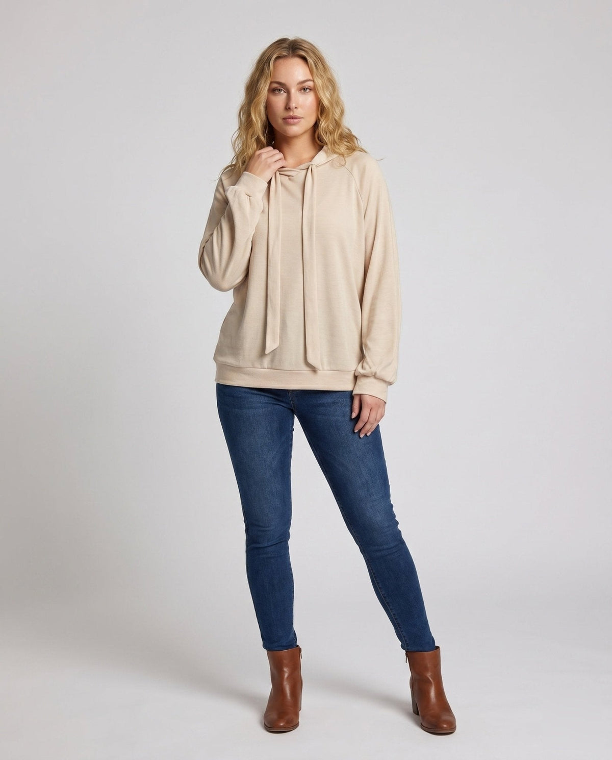 Women's casual hoodie with wide sleeves and drawstring - Chichicherry