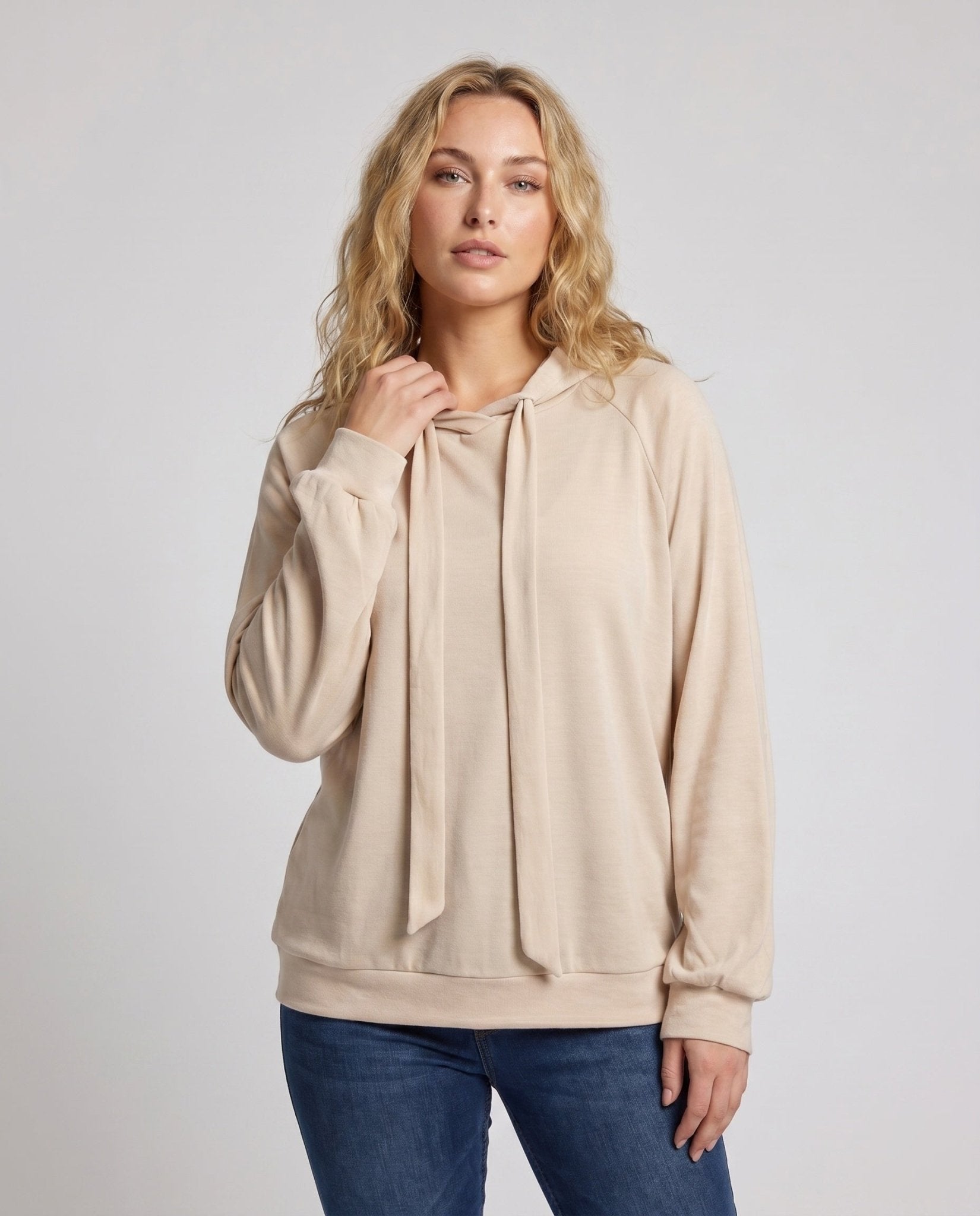 Women's casual hoodie with wide sleeves and drawstring - Chichicherry