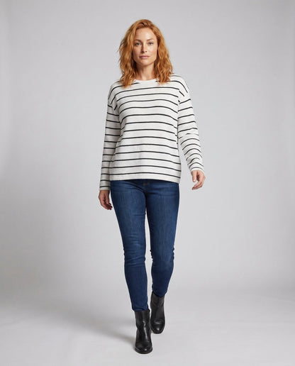 Women's casual knit sweater with fashionable stripe pattern - Chichicherry