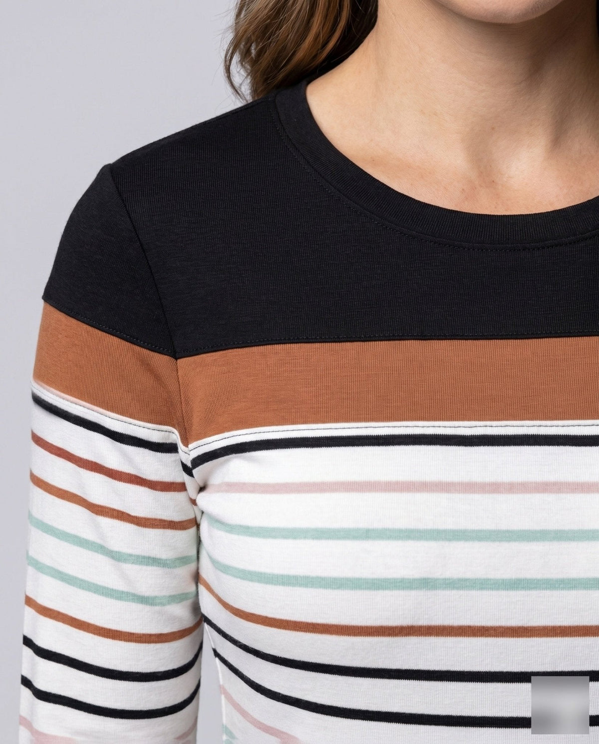 Women's casual long-sleeve shirt with fashionable striped pattern - Chichicherry