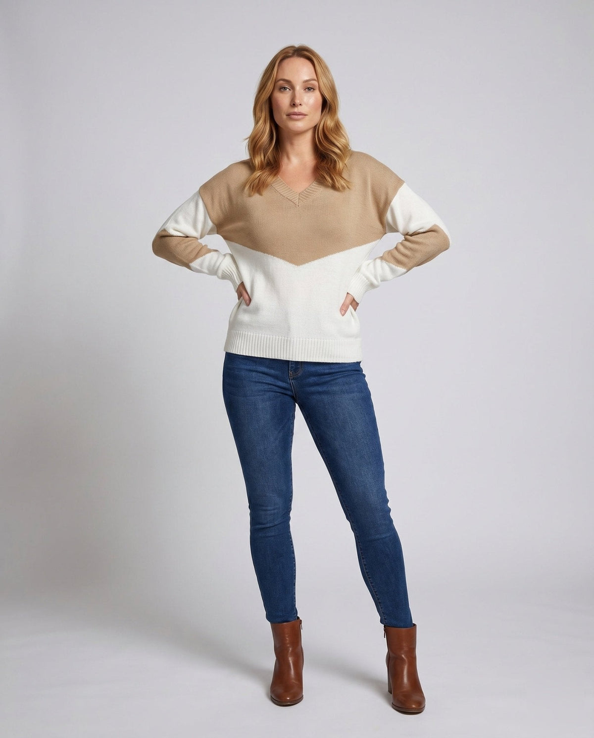 Women’s casual sweater with a loose fit and contrasting stripes - Chichicherry