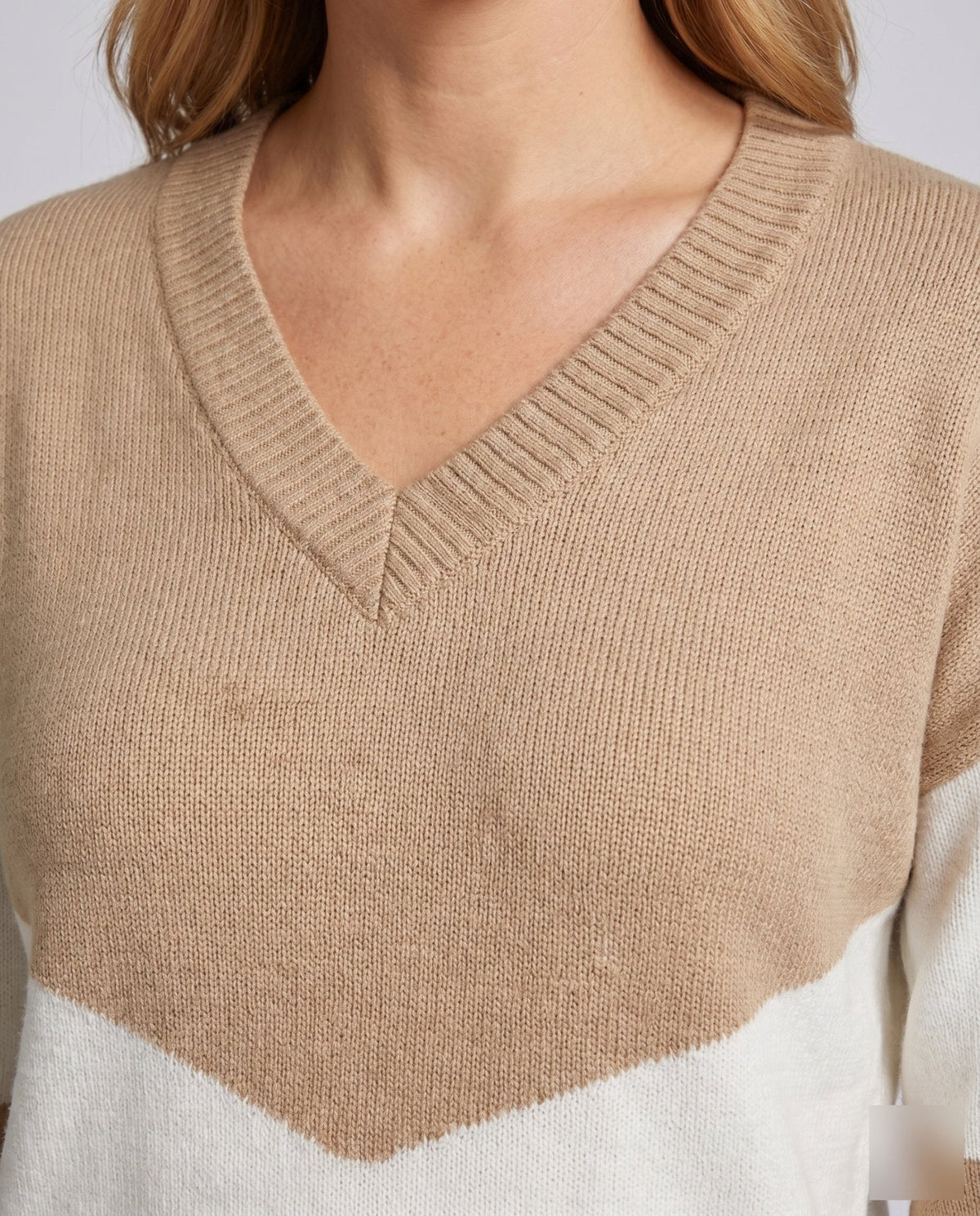 Women’s casual sweater with a loose fit and contrasting stripes - Chichicherry